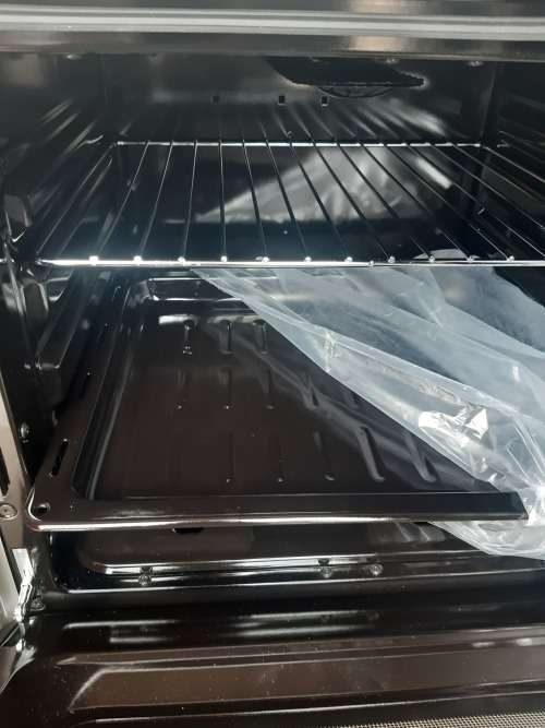 BEST PRICED FERRE GAS STOVE WITH GAS OVEN AND GRILL. FREE TRIGGER LIGHTER